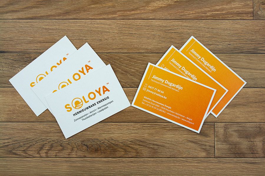 kleurrijke en elegante visitekaartjes voor Soloya
